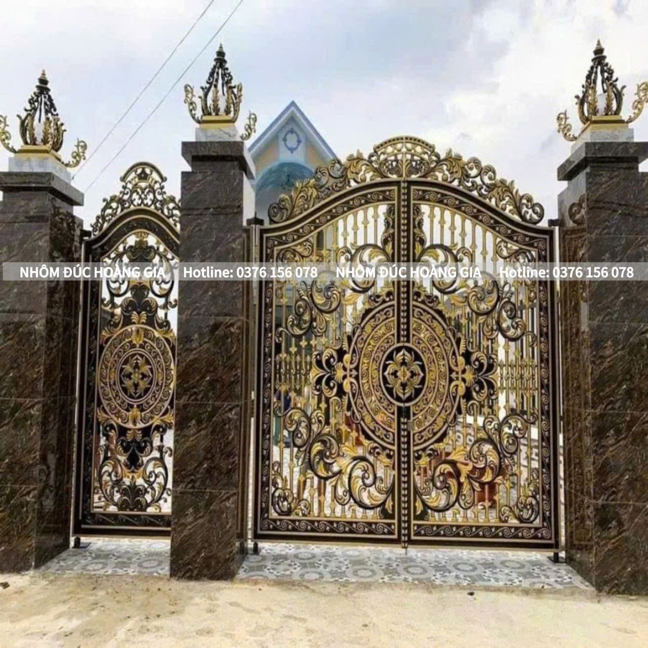 cổng nhôm đúc hoa lá tây