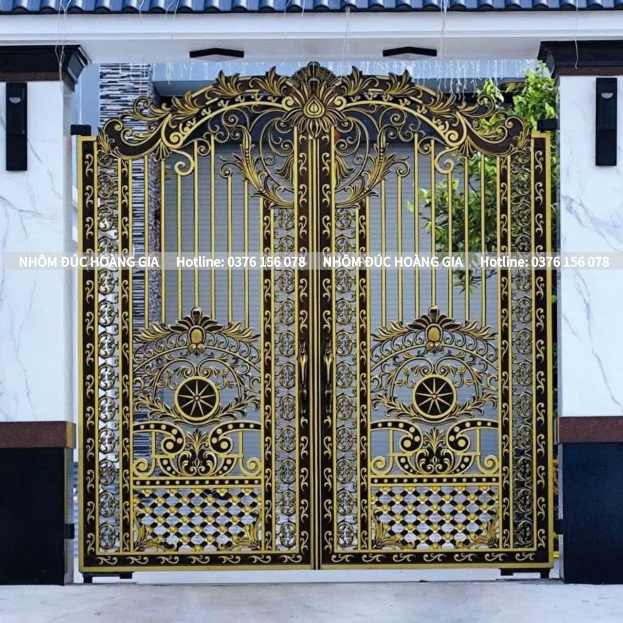 cổng nhôm đúc hoa lá tây