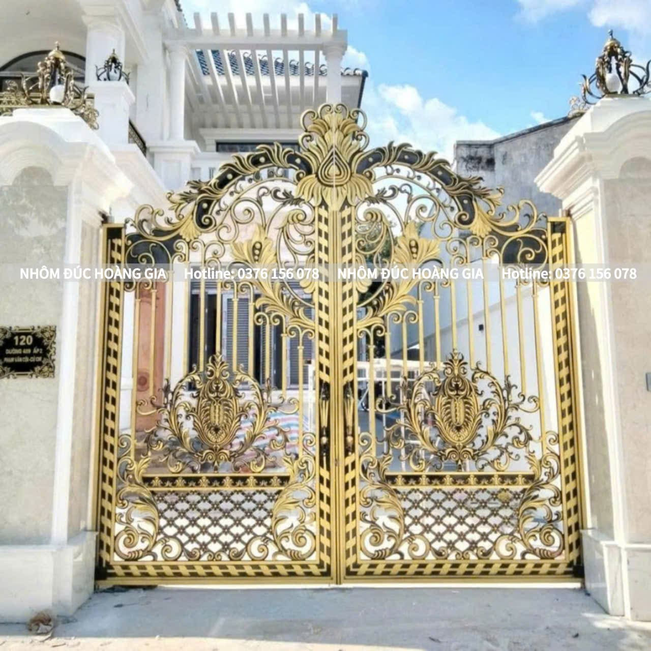cổng nhôm đúc hoa lá tây