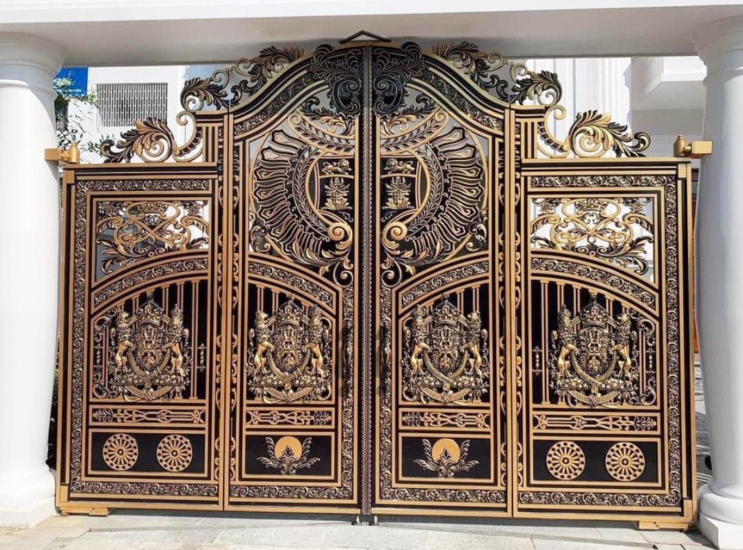 Mẫu cổng nhôm đúc 4 cánh phù điêu