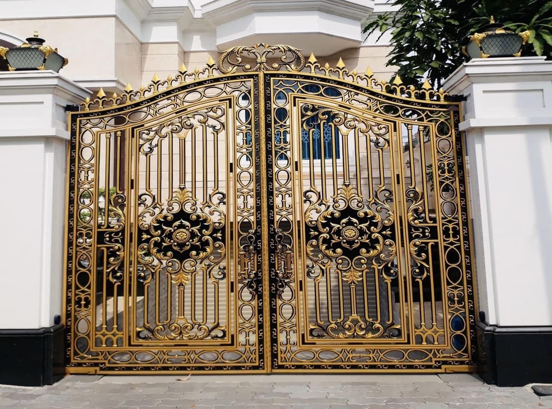 Mẫu cổng nhôm đúc đơn giản