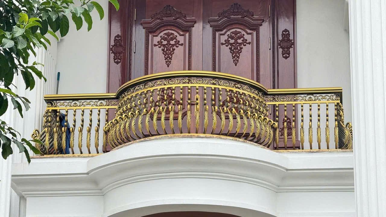 lan can nhôm đúc biệt thự